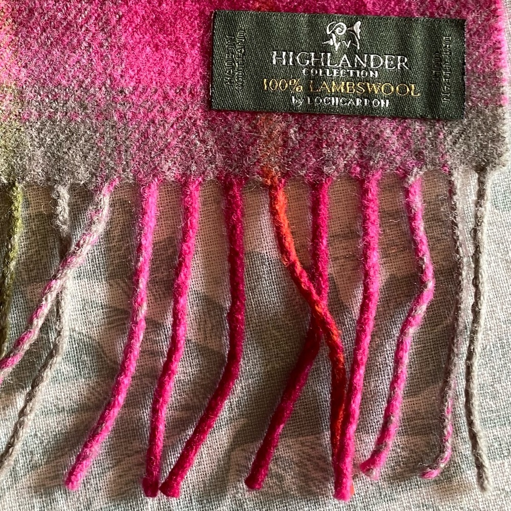 Highlander Collection by Lochcarron Plaid Fringe Scarf NWOT - Picture 3 of 5